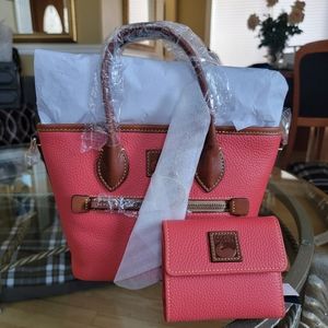 Dooney & Bourke NWT Small Handle Tote w/Wallet